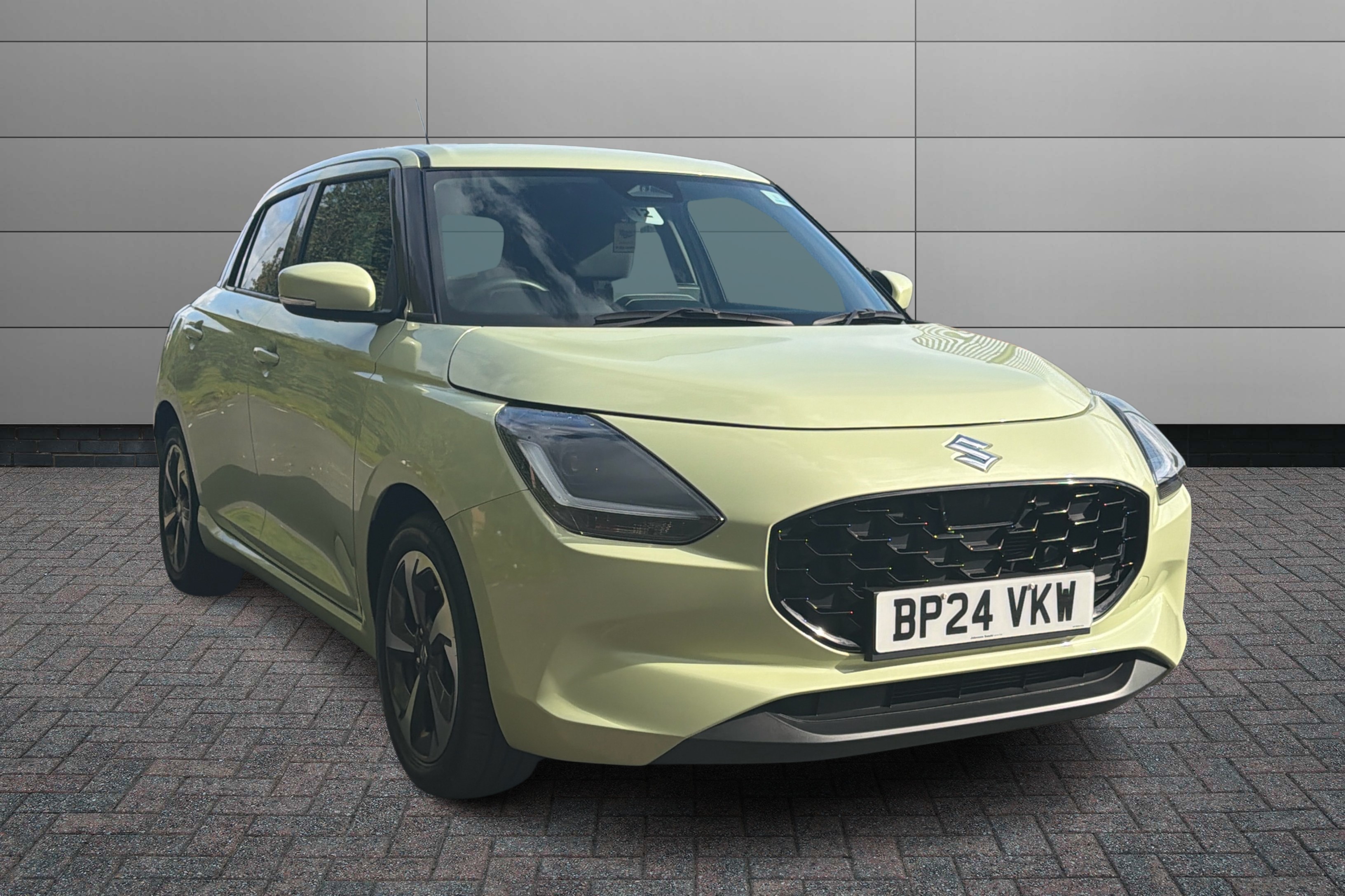 Main listing image - Suzuki Swift