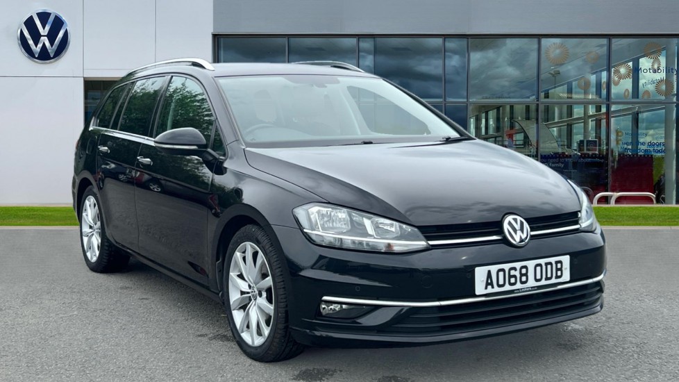 Main listing image - Volkswagen Golf Estate