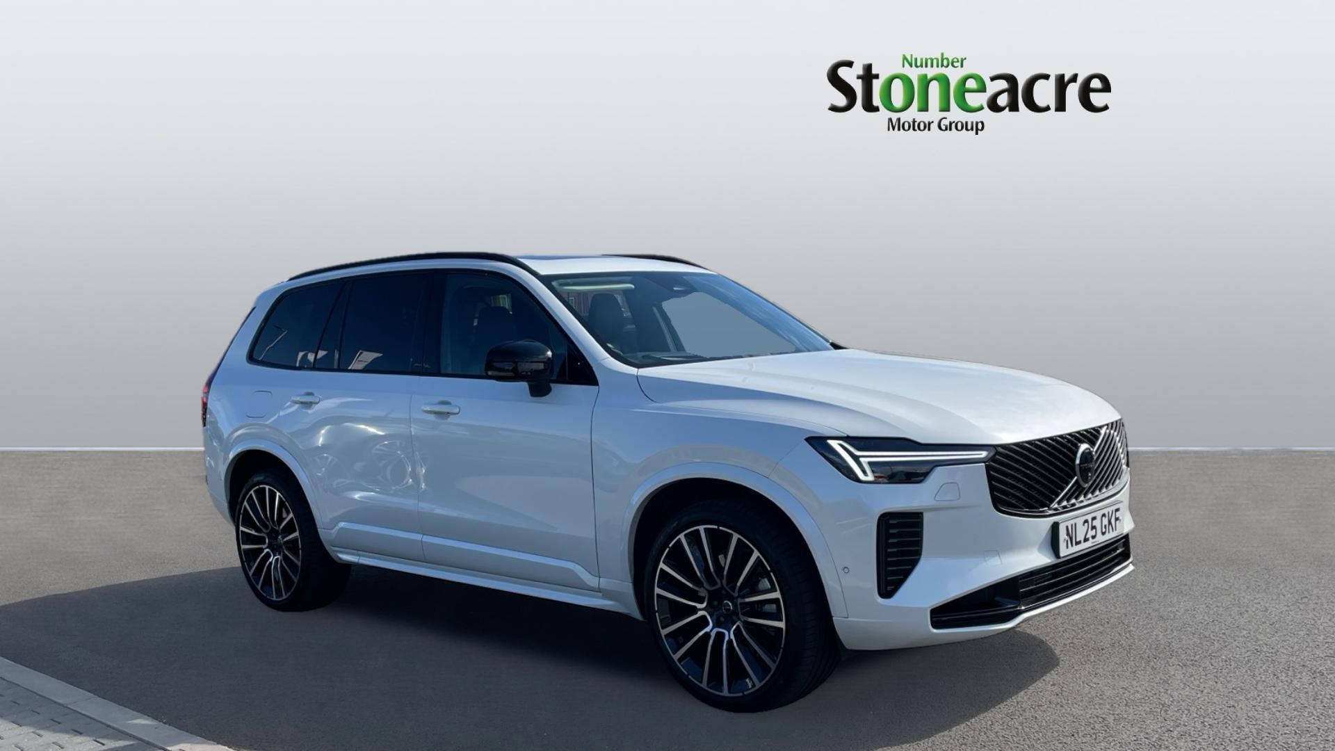 Main listing image - Volvo XC90