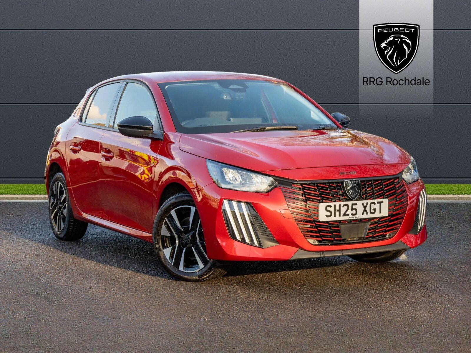 Main listing image - Peugeot 208