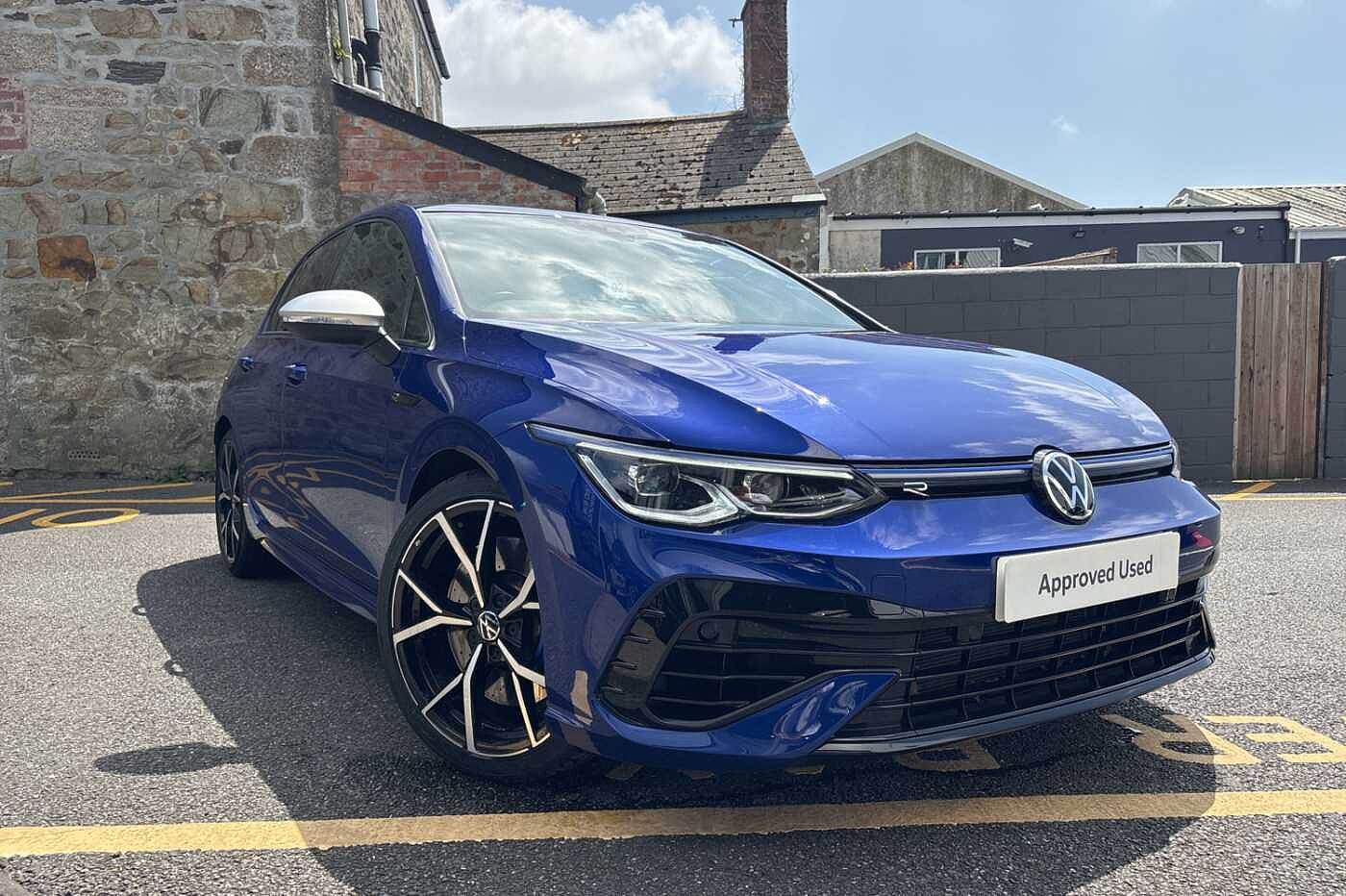 Main listing image - Volkswagen Golf R