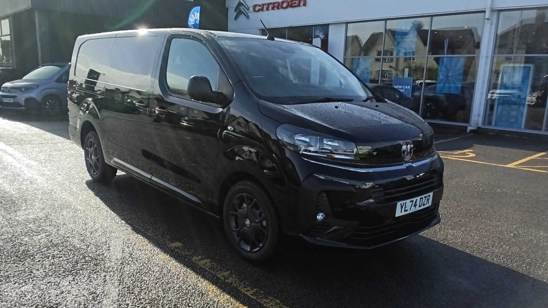 Main listing image - Vauxhall Vivaro