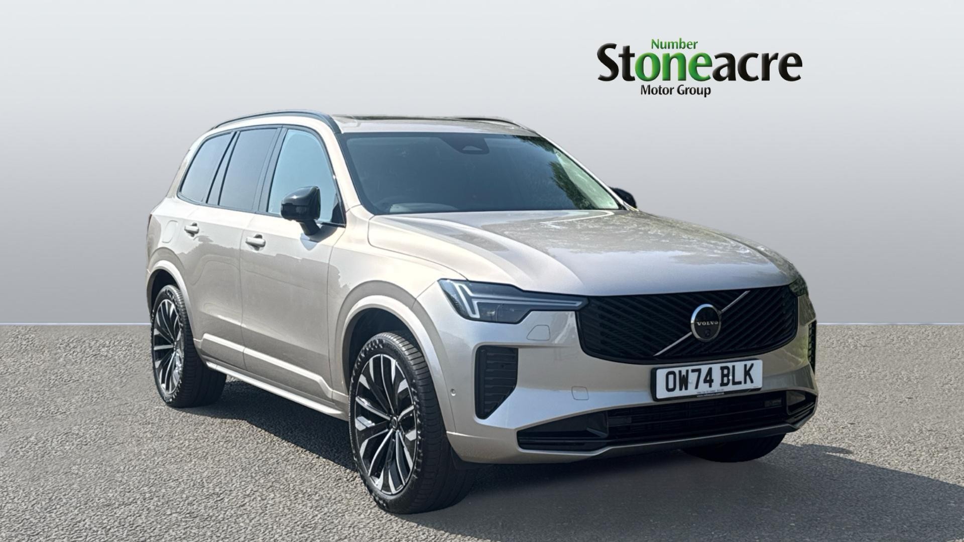 Main listing image - Volvo XC90
