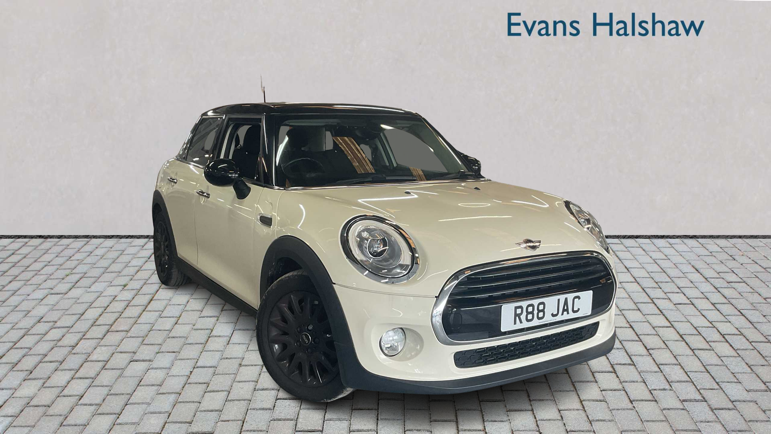 Main listing image - MINI Hatchback 5dr