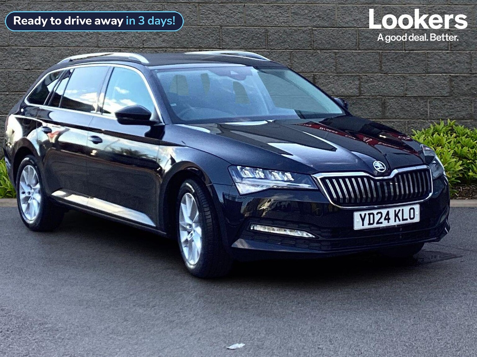 Main listing image - Skoda Superb Estate