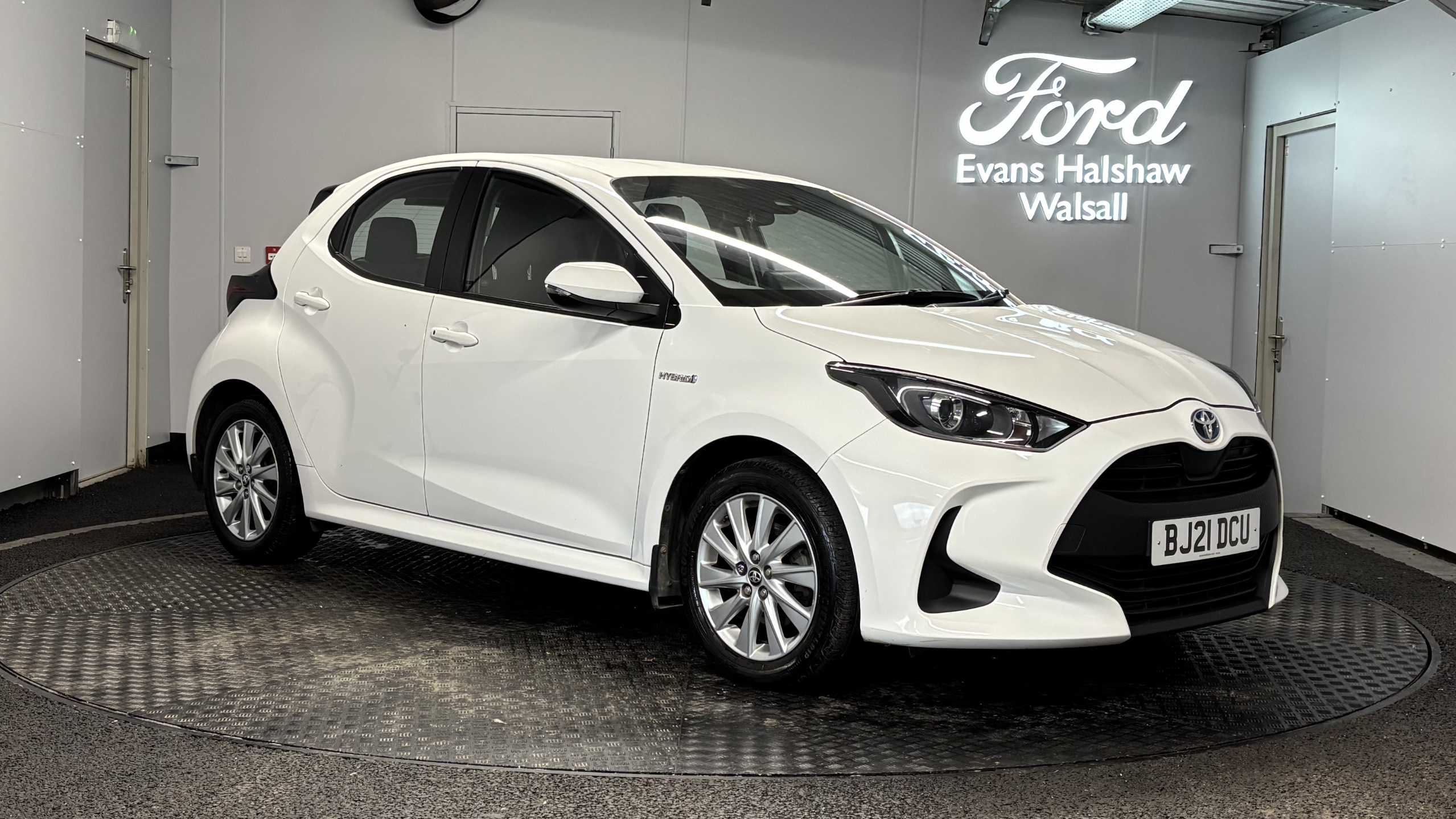 Main listing image - Toyota Yaris