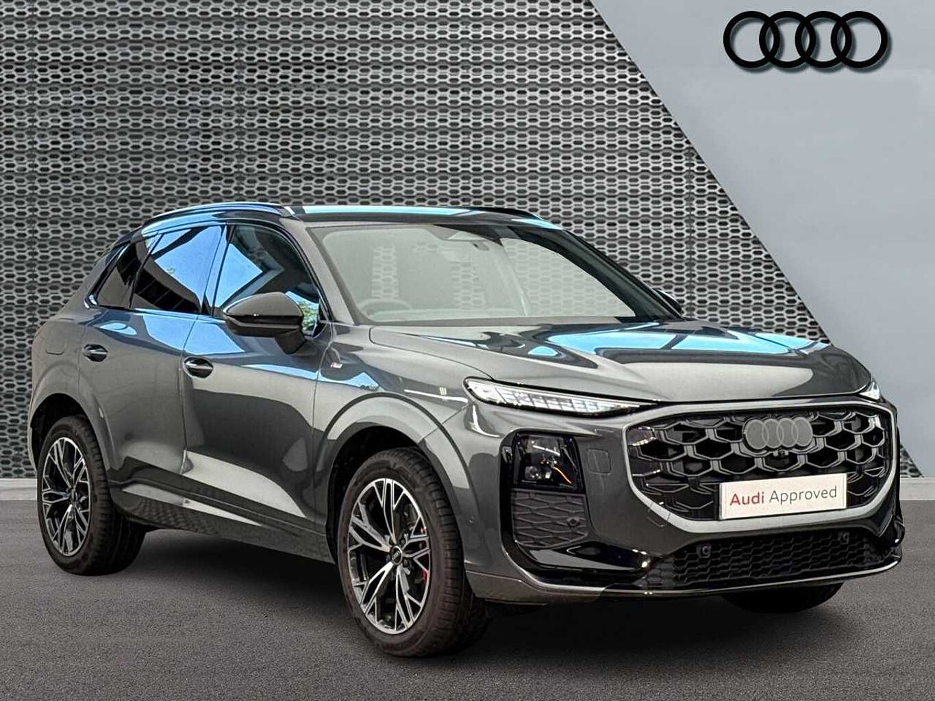 Main listing image - Audi Q3