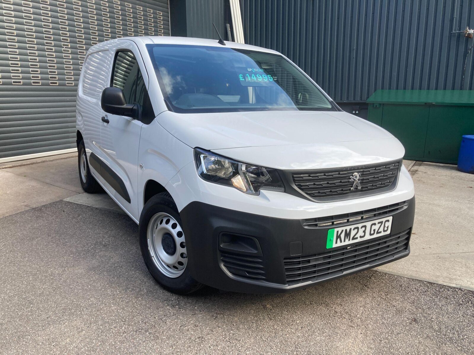 Main listing image - Peugeot e-Partner