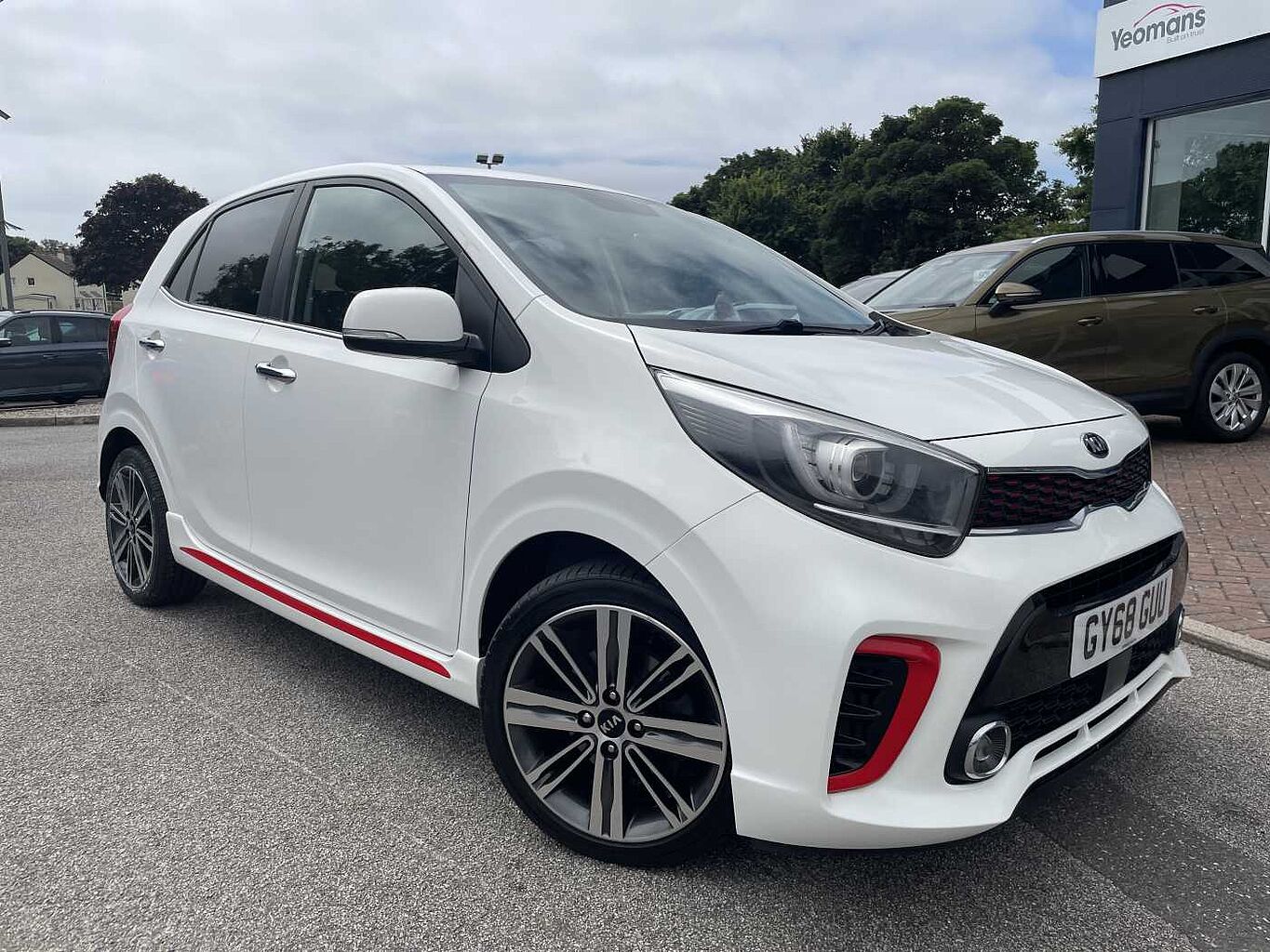 Main listing image - Kia Picanto