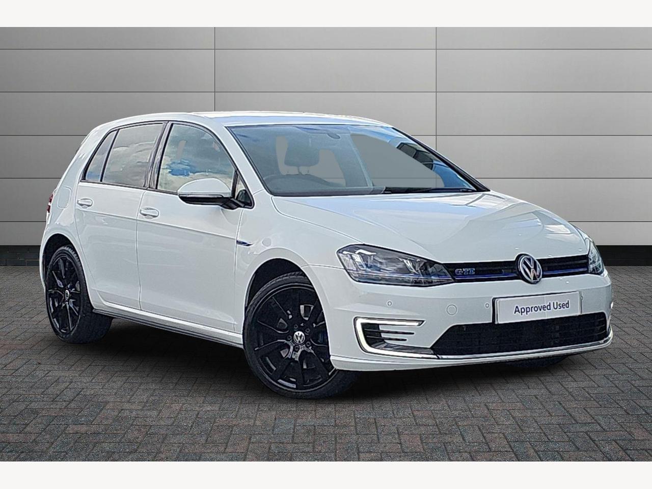 Main listing image - Volkswagen Golf GTE