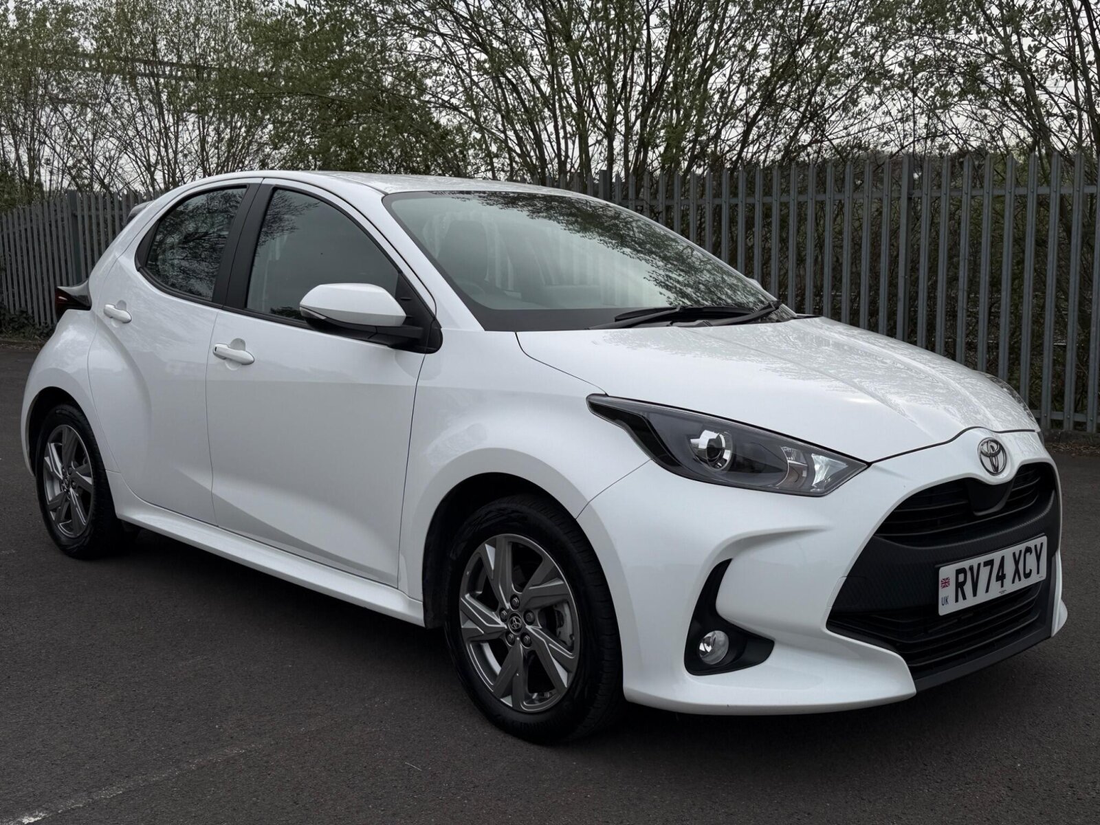 Main listing image - Toyota Yaris