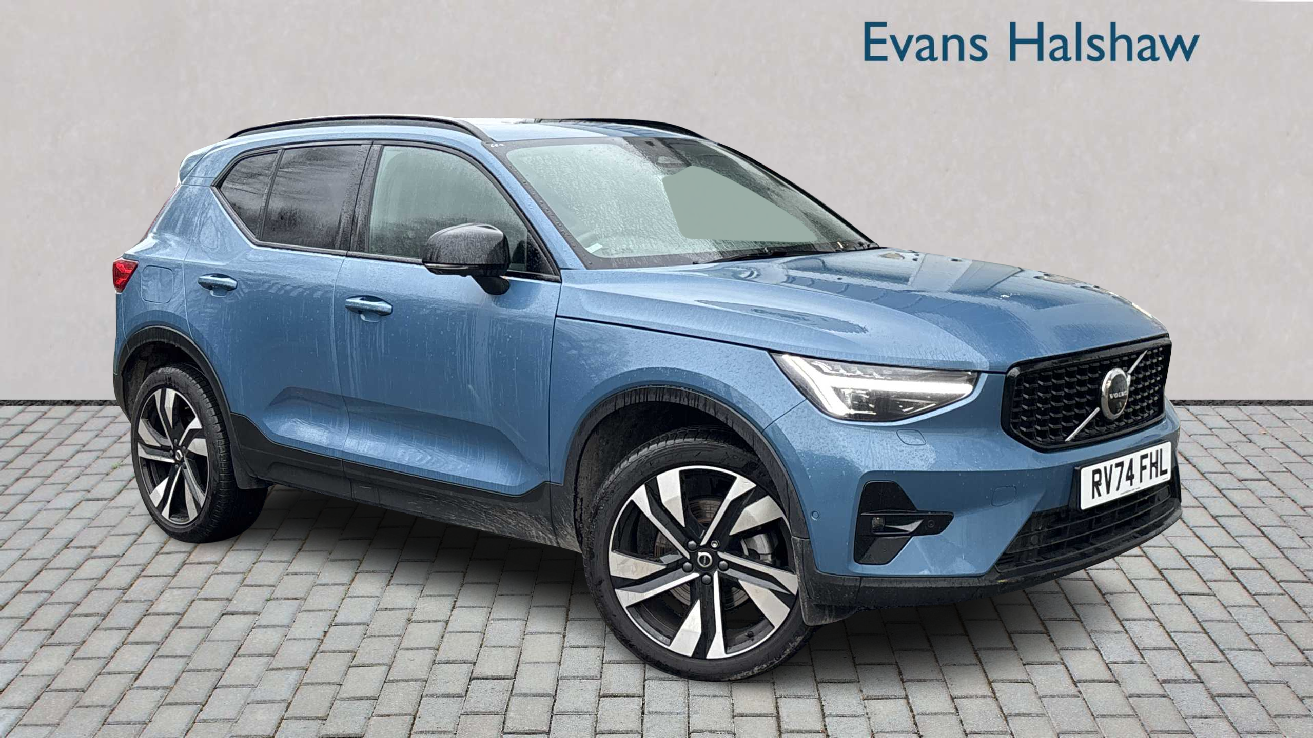 Main listing image - Volvo XC40