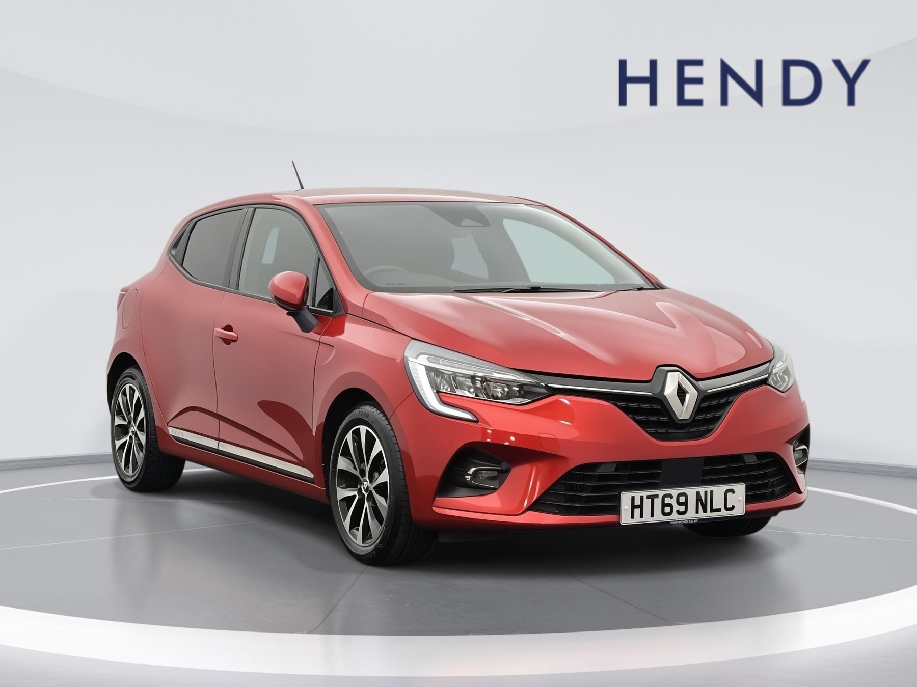 Main listing image - Renault Clio