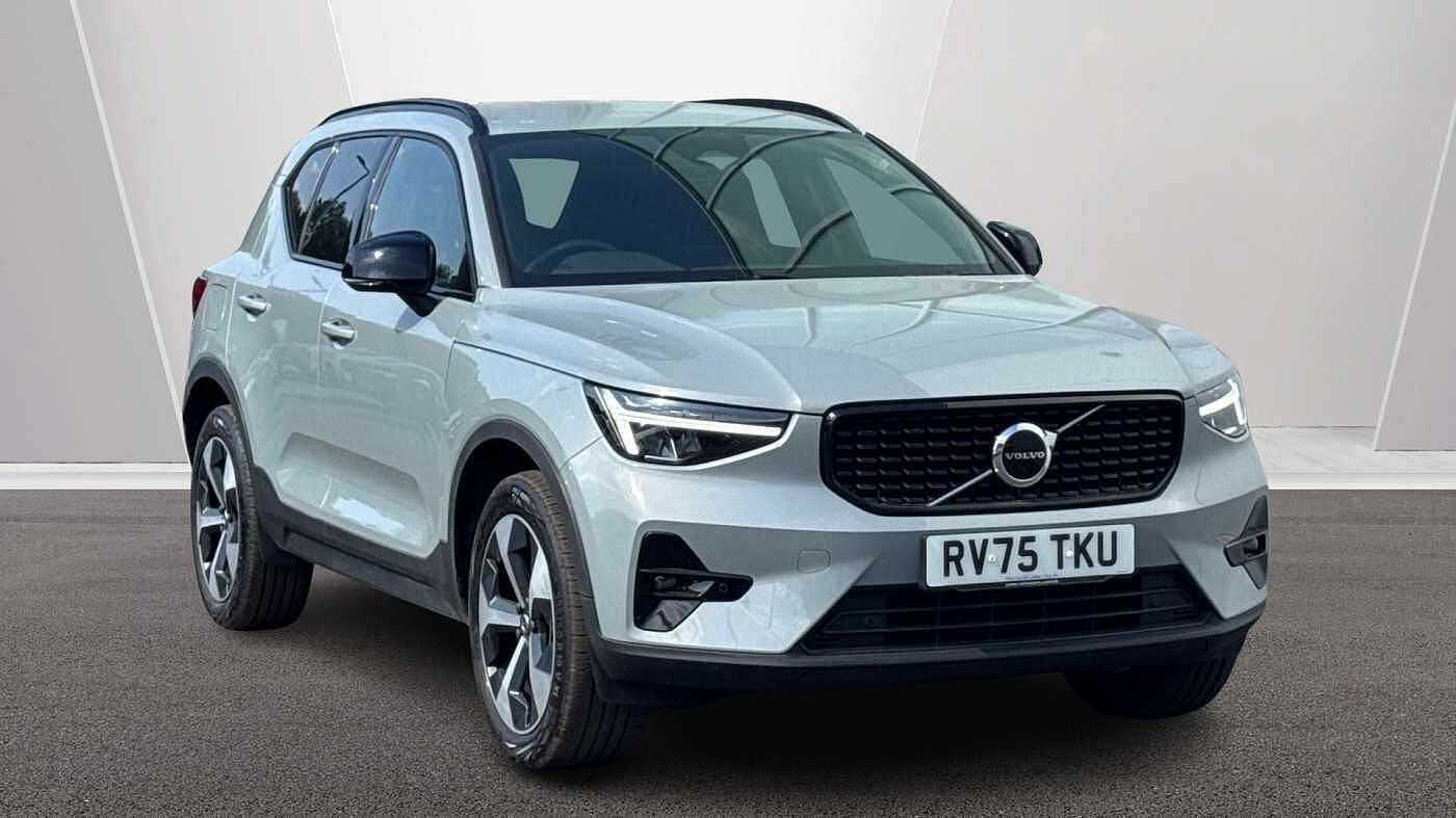 Main listing image - Volvo XC40