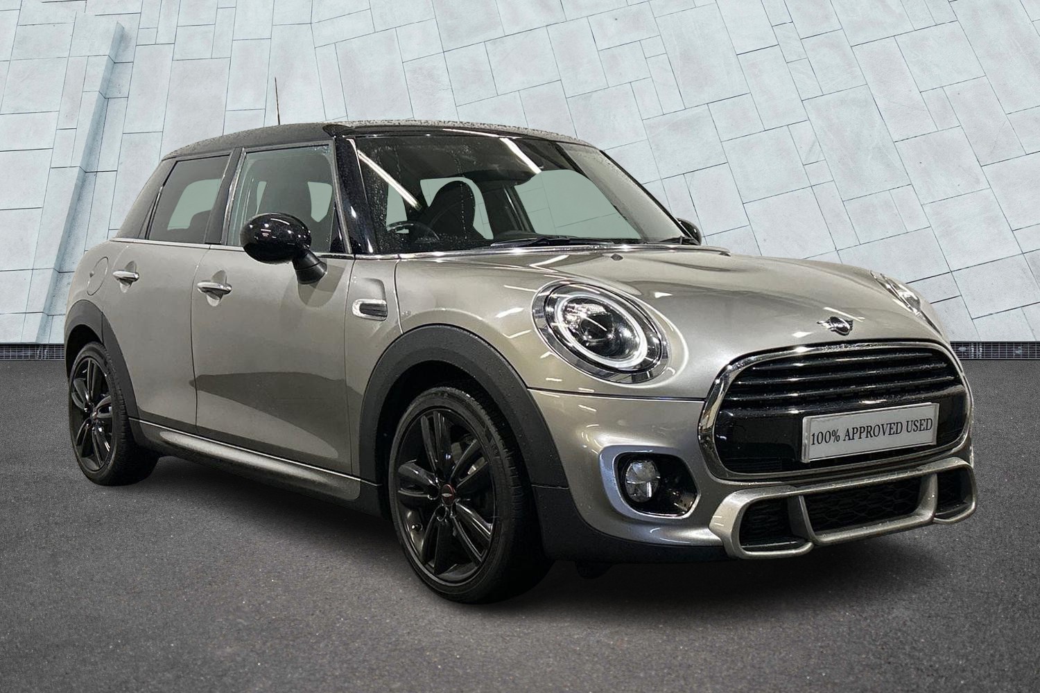 Main listing image - MINI Hatchback 5dr