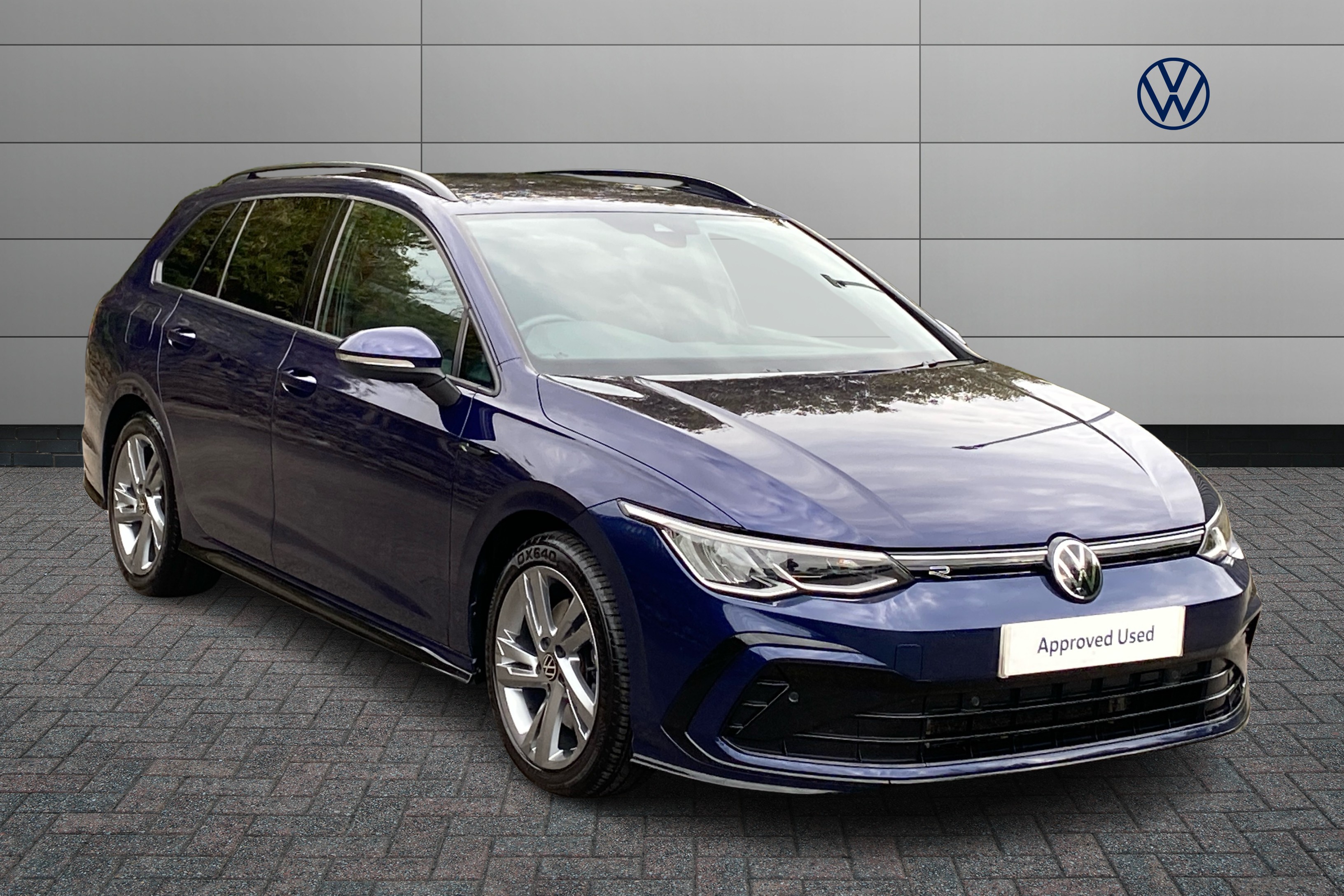 Main listing image - Volkswagen Golf Estate