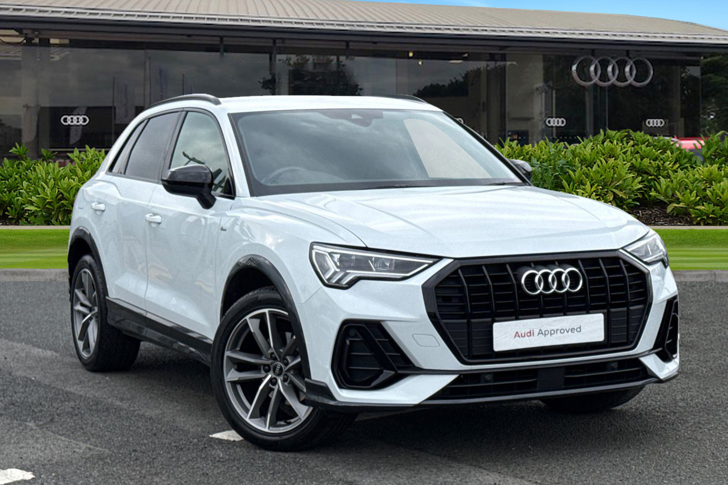 Main listing image - Audi Q3