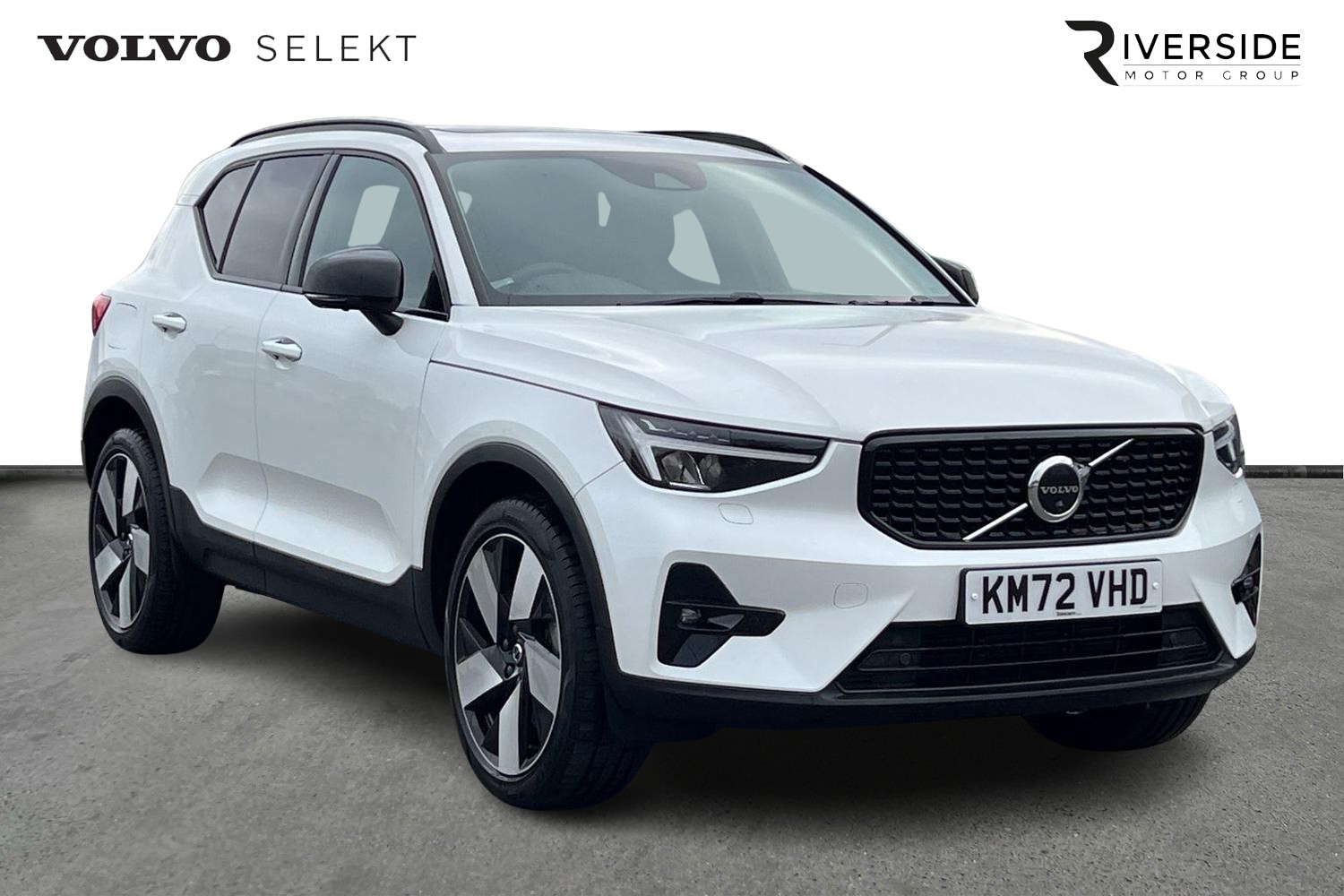 Main listing image - Volvo XC40 Recharge