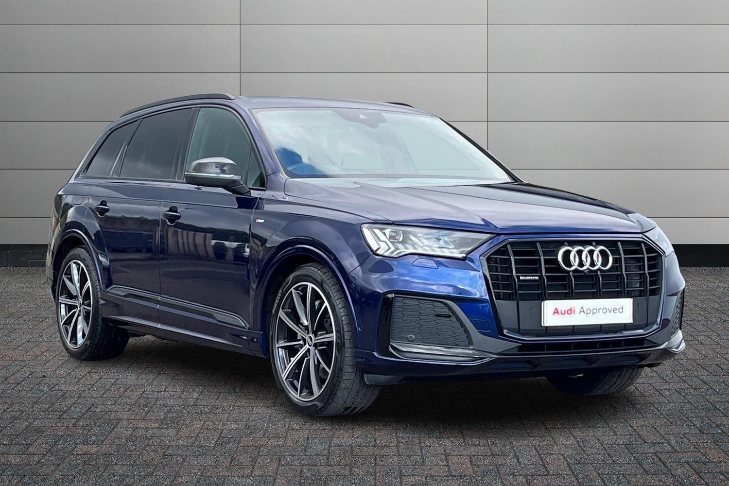 Main listing image - Audi Q7