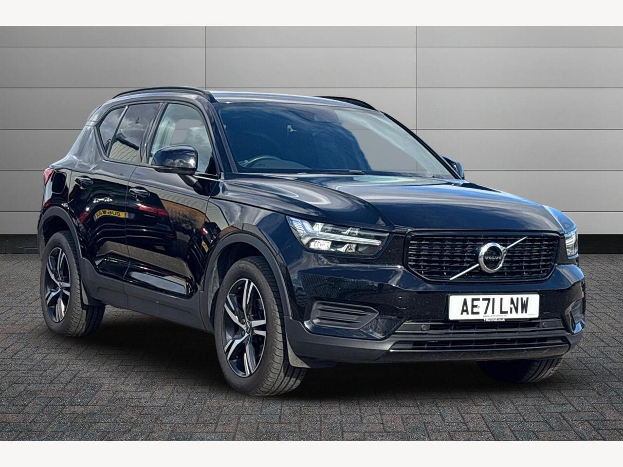 Main listing image - Volvo XC40