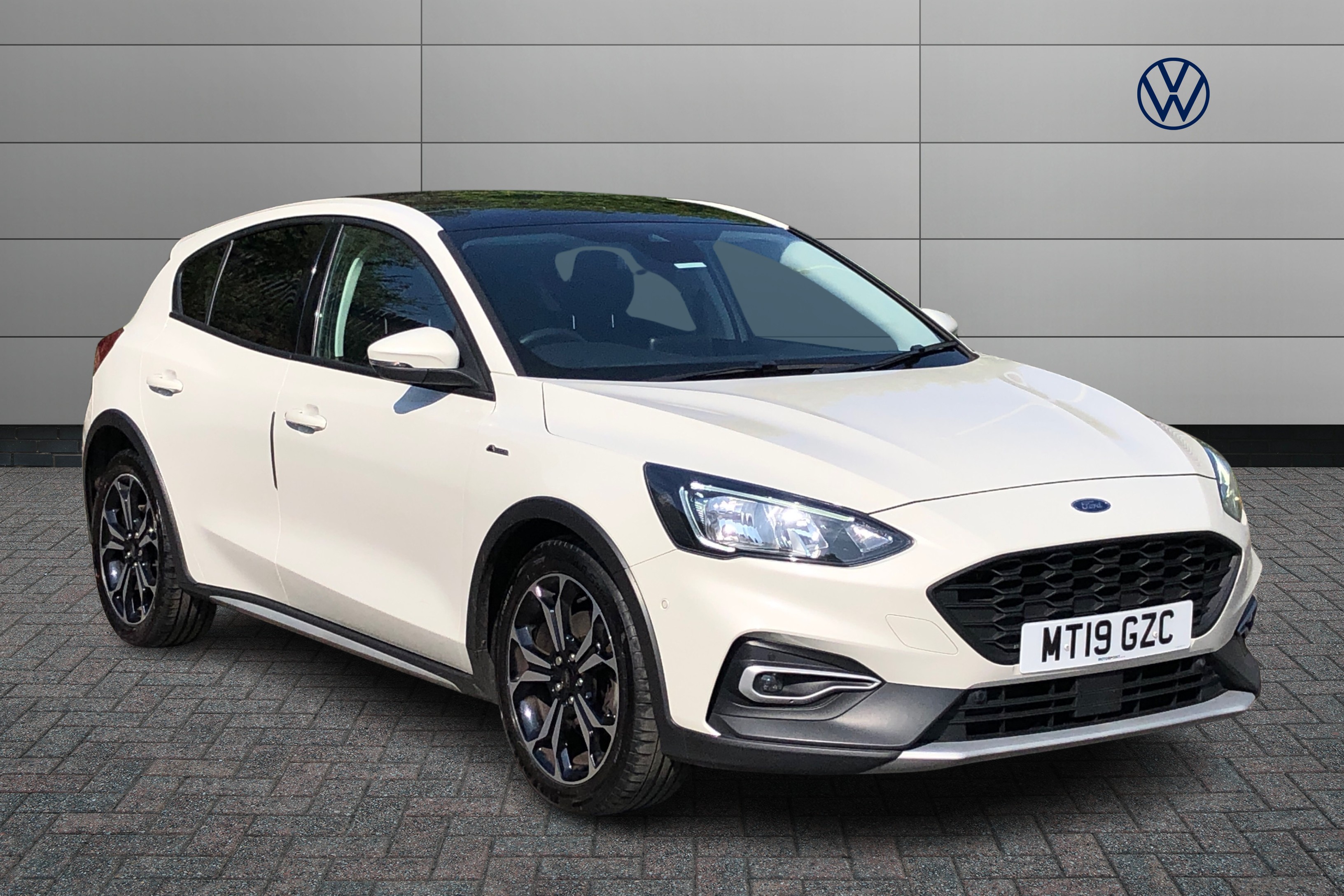 Main listing image - Ford Focus Active