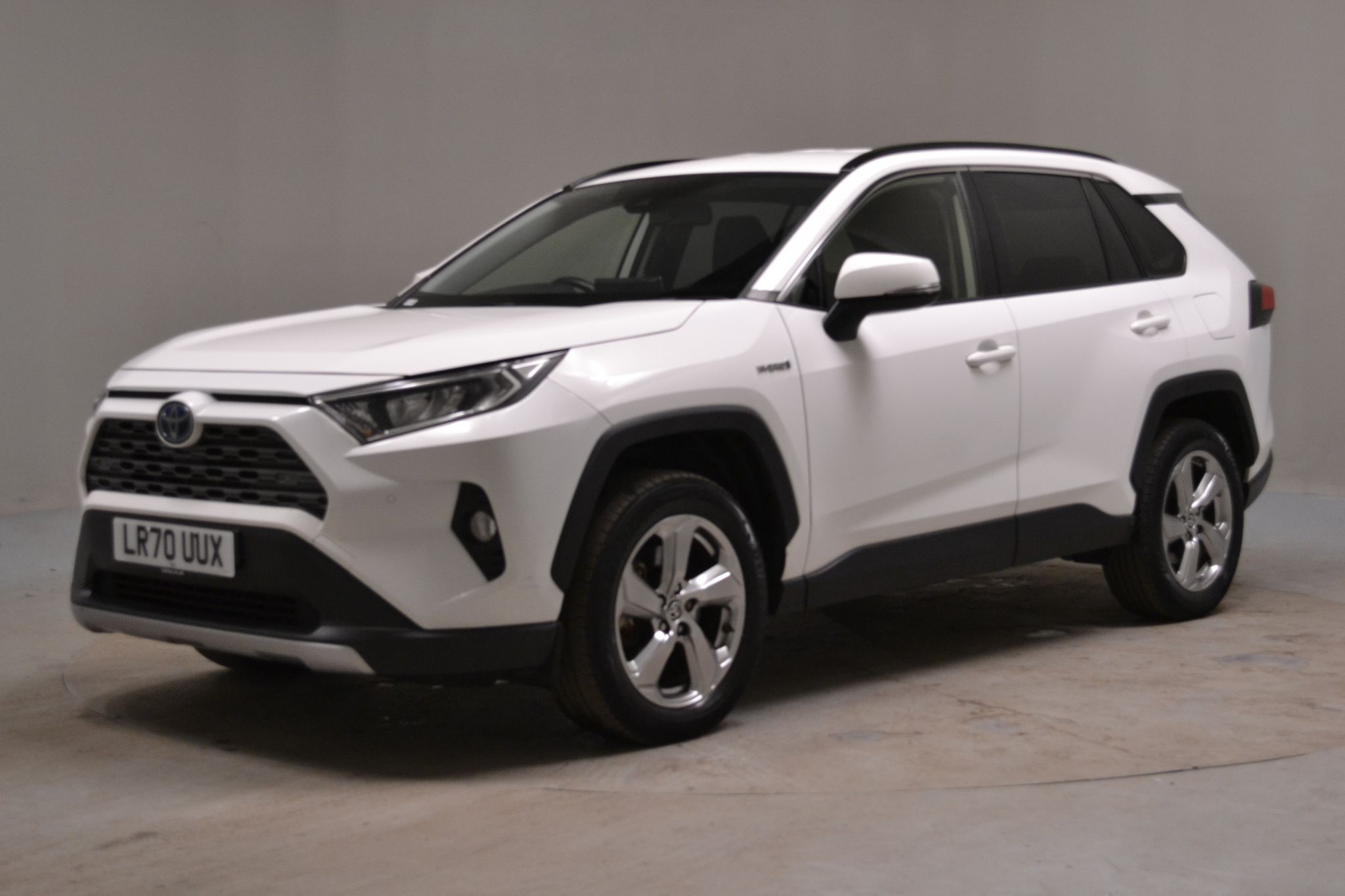 Main listing image - Toyota RAV4