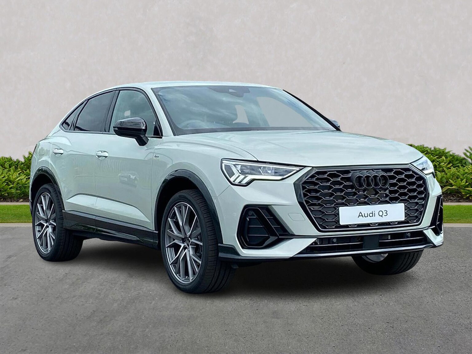 Main listing image - Audi Q3