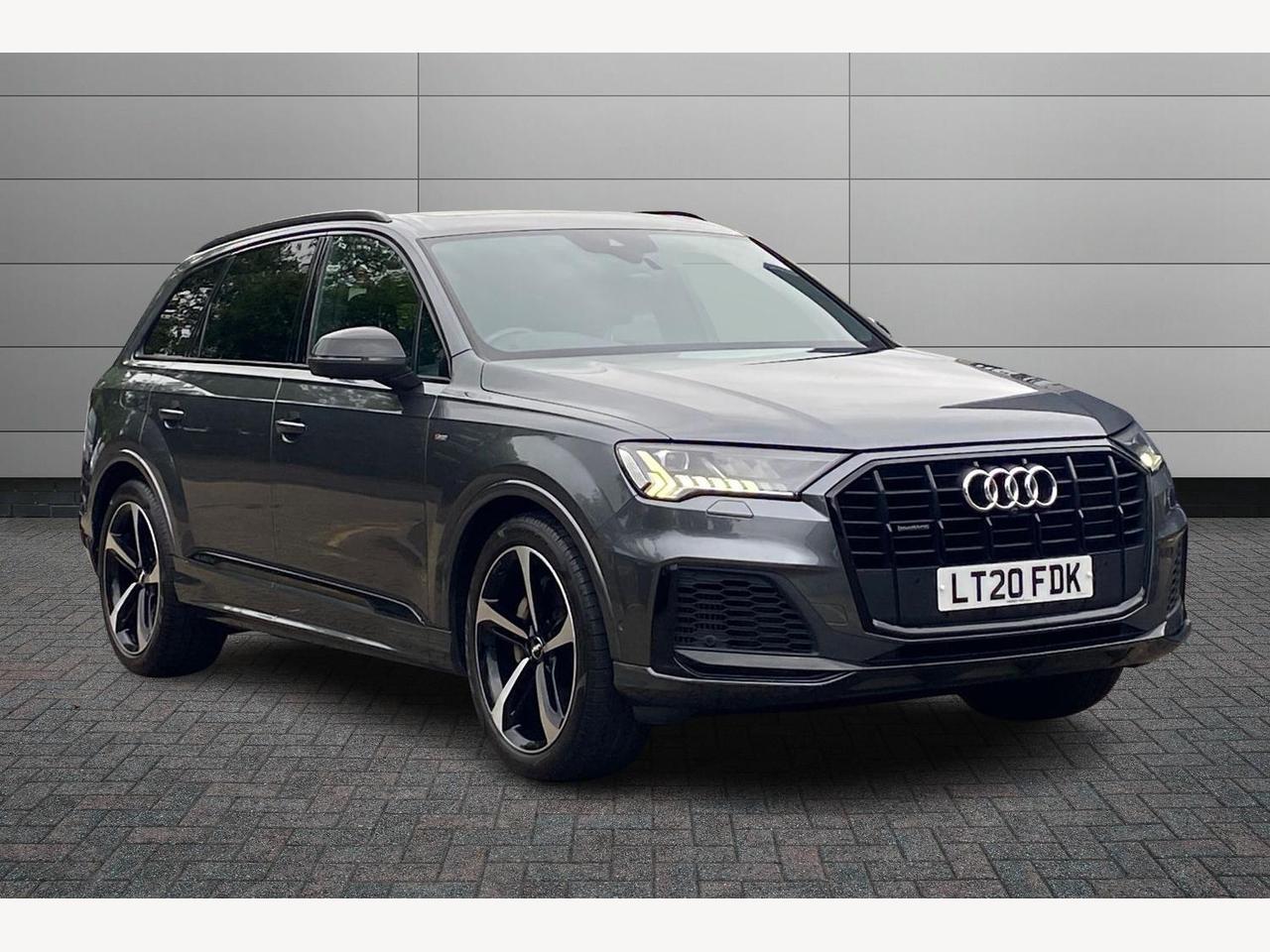 Main listing image - Audi Q7