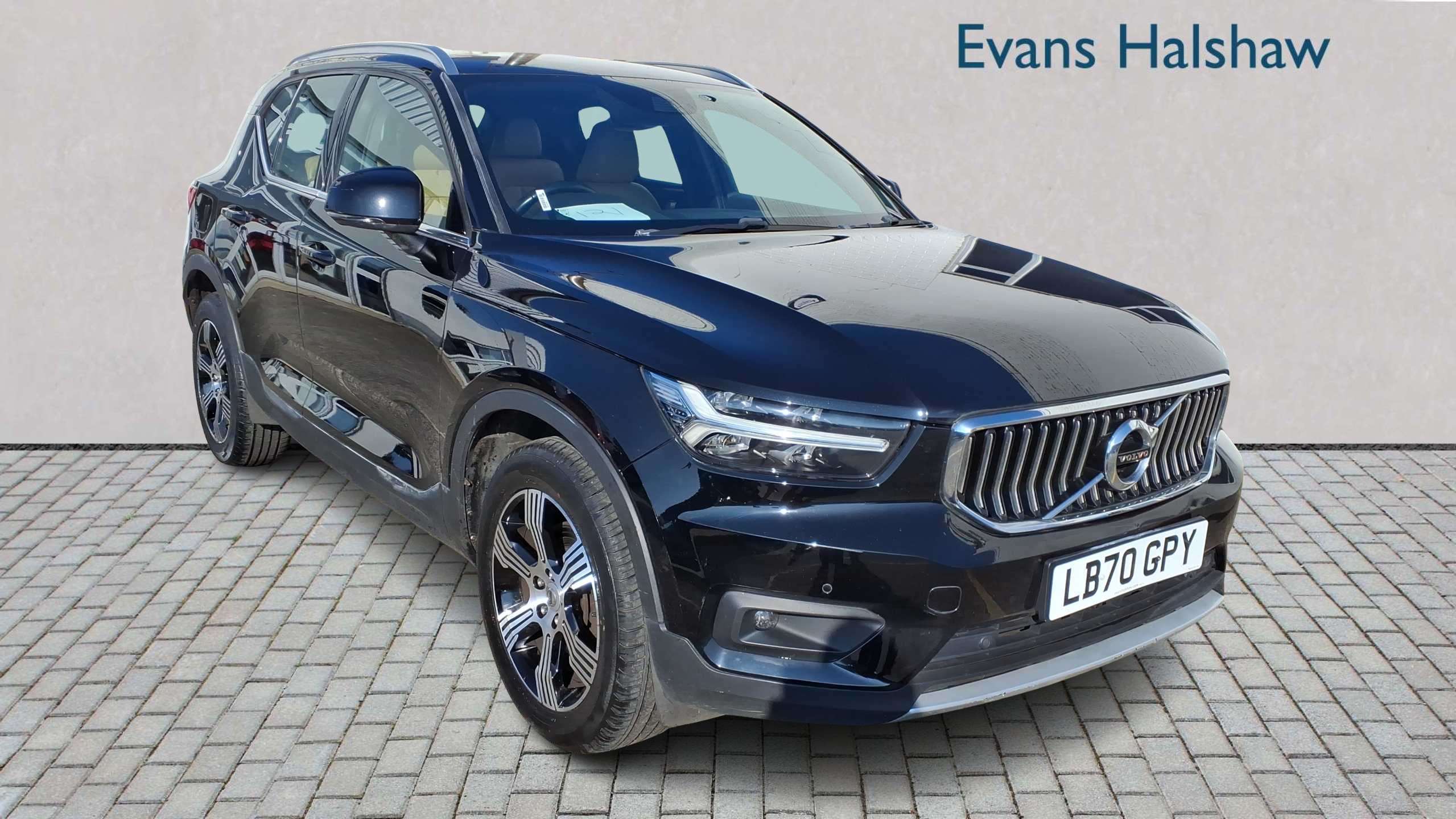 Main listing image - Volvo XC40