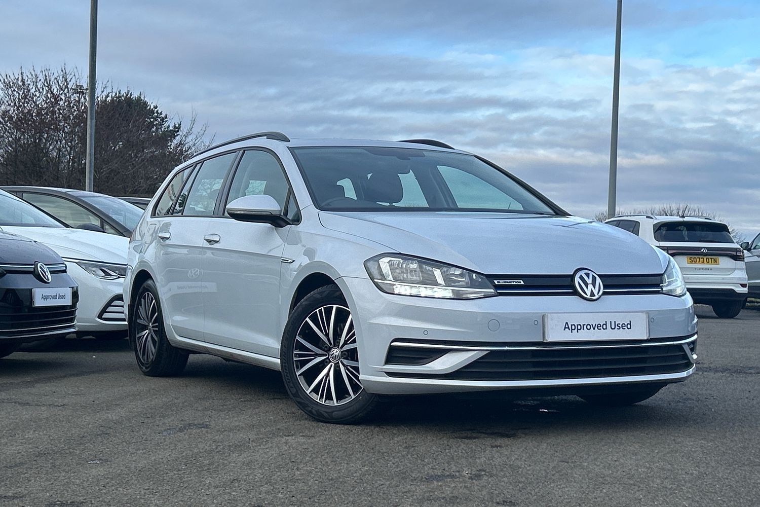 Main listing image - Volkswagen Golf Estate