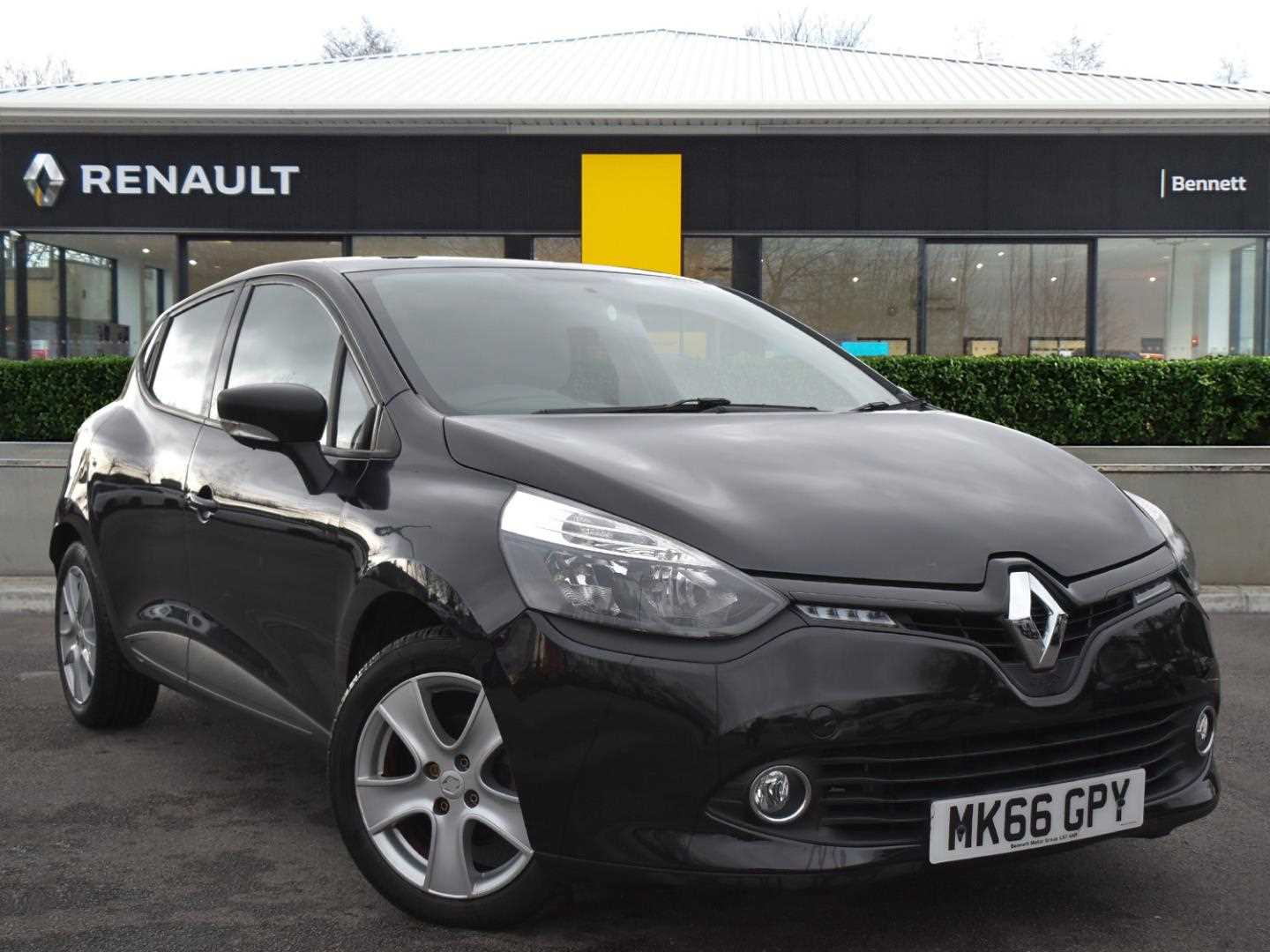 Main listing image - Renault Clio