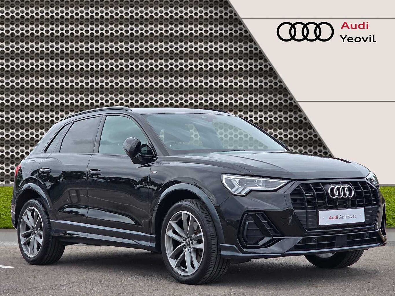Main listing image - Audi Q3