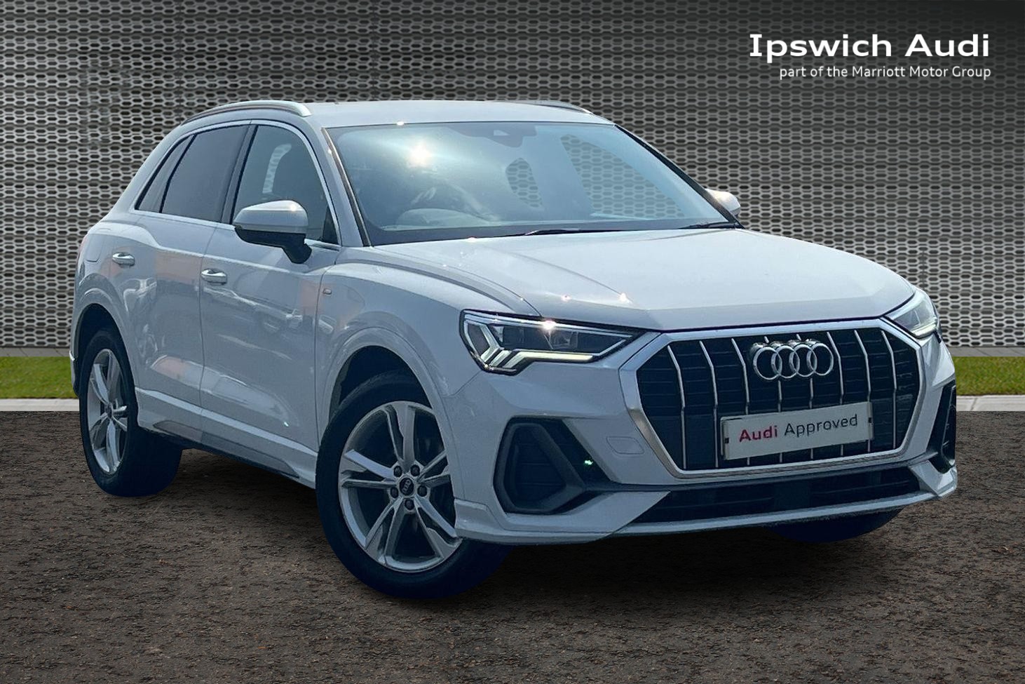 Main listing image - Audi Q3