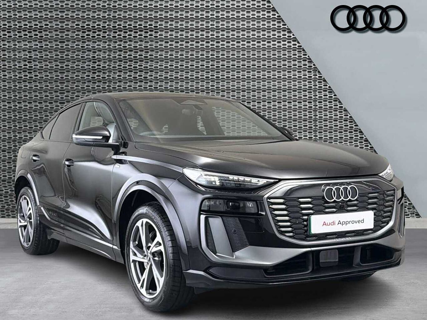 Main listing image - Audi Q6