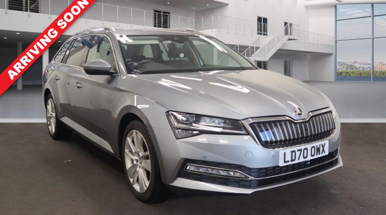 Main listing image - Skoda Superb Estate