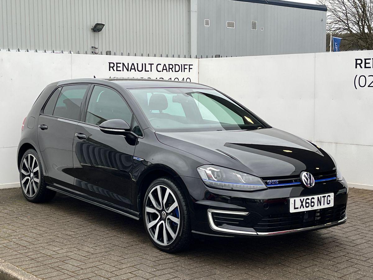 Main listing image - Volkswagen Golf GTE