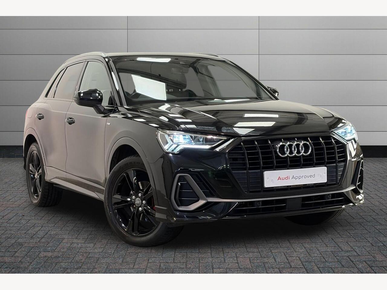 Main listing image - Audi Q3