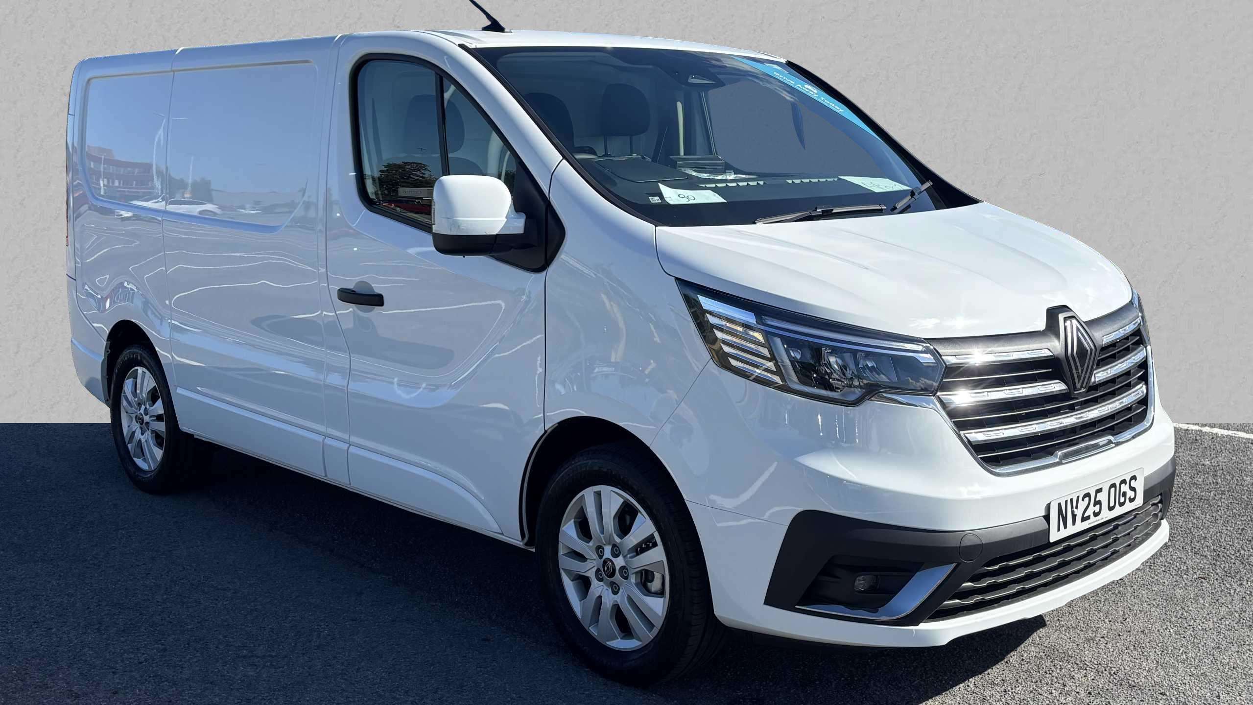 Main listing image - Renault Trafic