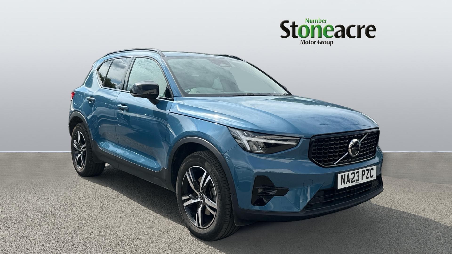Main listing image - Volvo XC40
