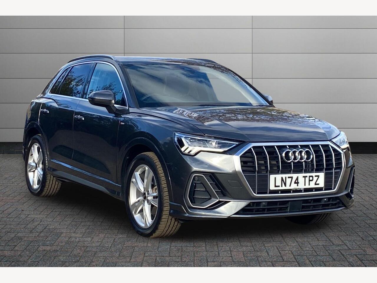 Main listing image - Audi Q3