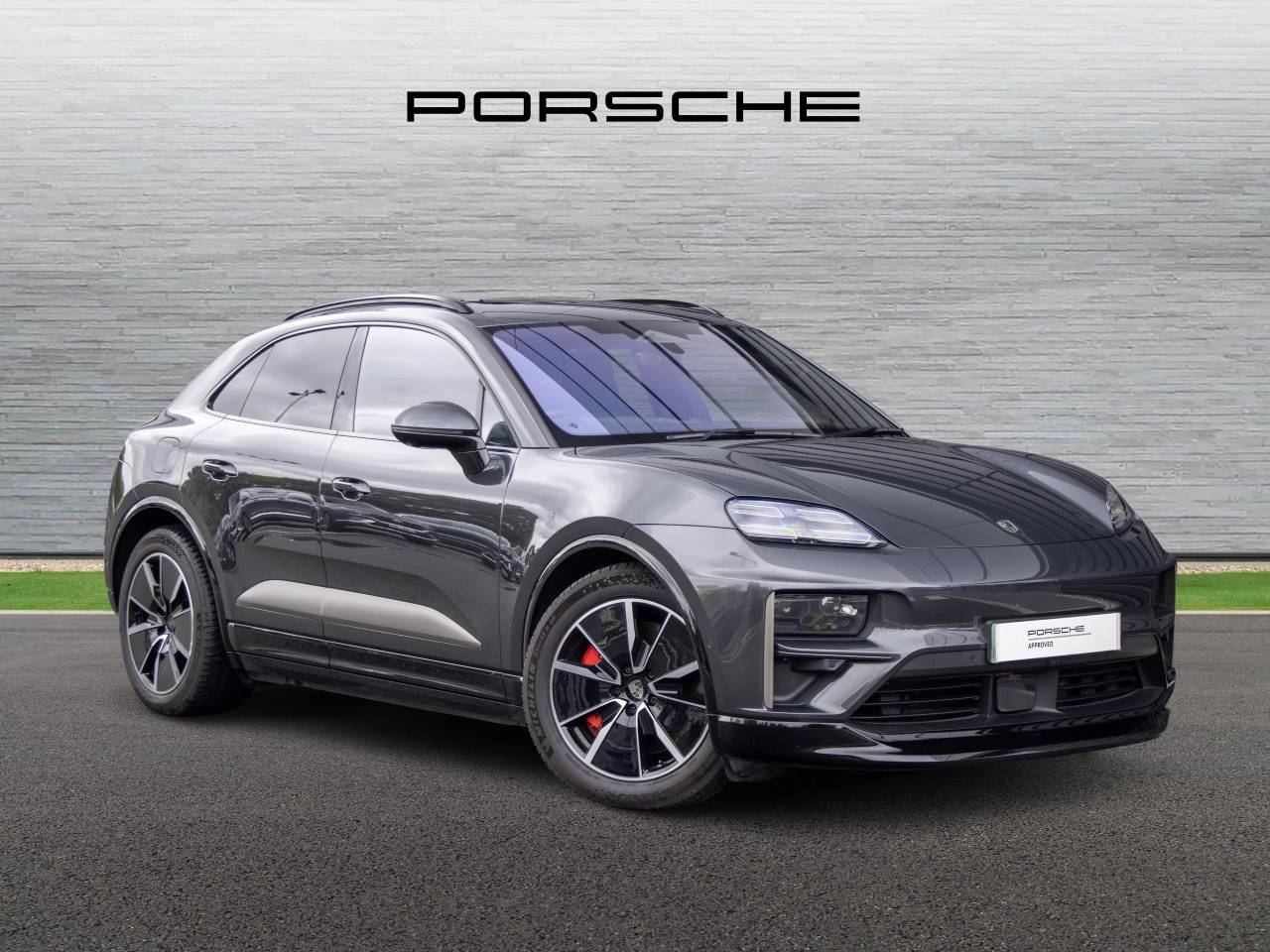 Main listing image - Porsche Macan