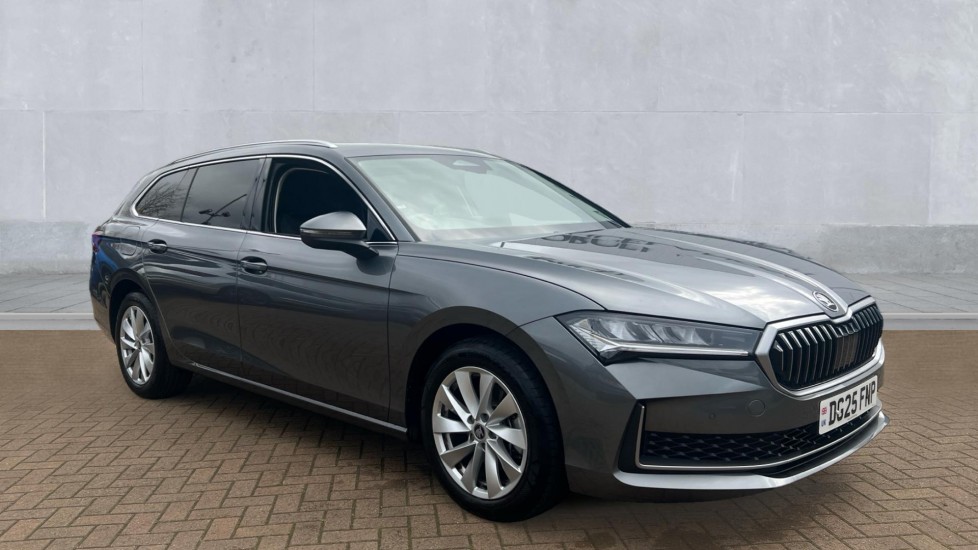 Main listing image - Skoda Superb Estate