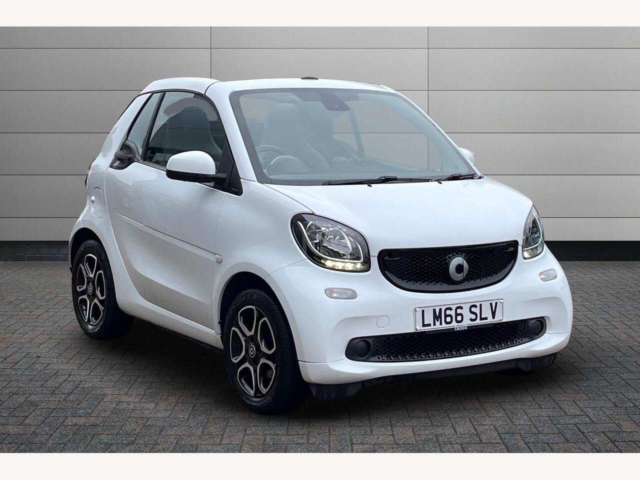 Main listing image - Smart Fortwo Cabrio