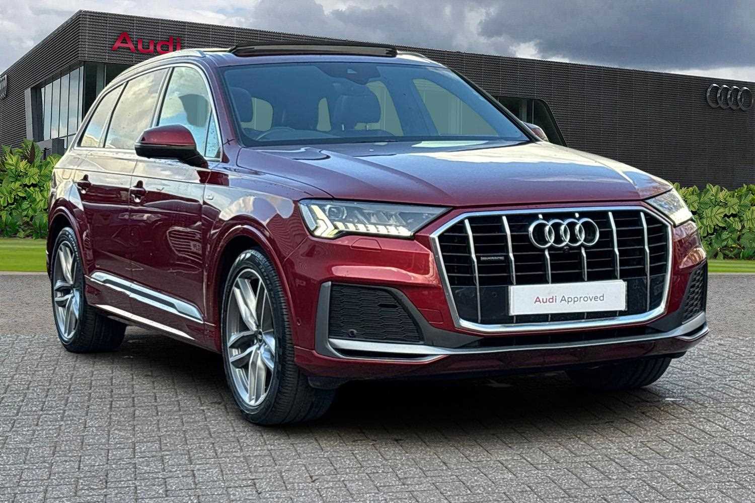 Main listing image - Audi Q7