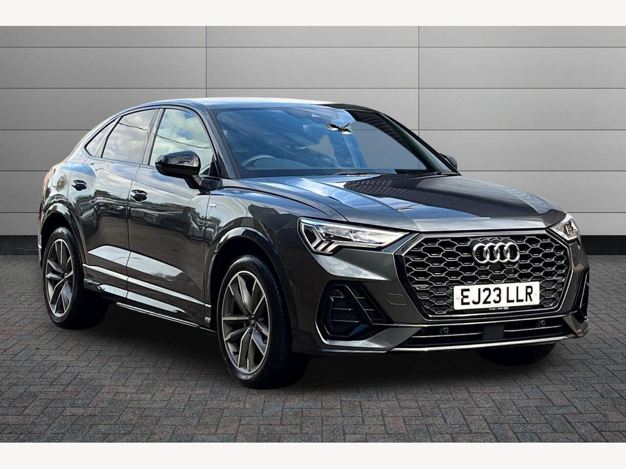 Main listing image - Audi Q3