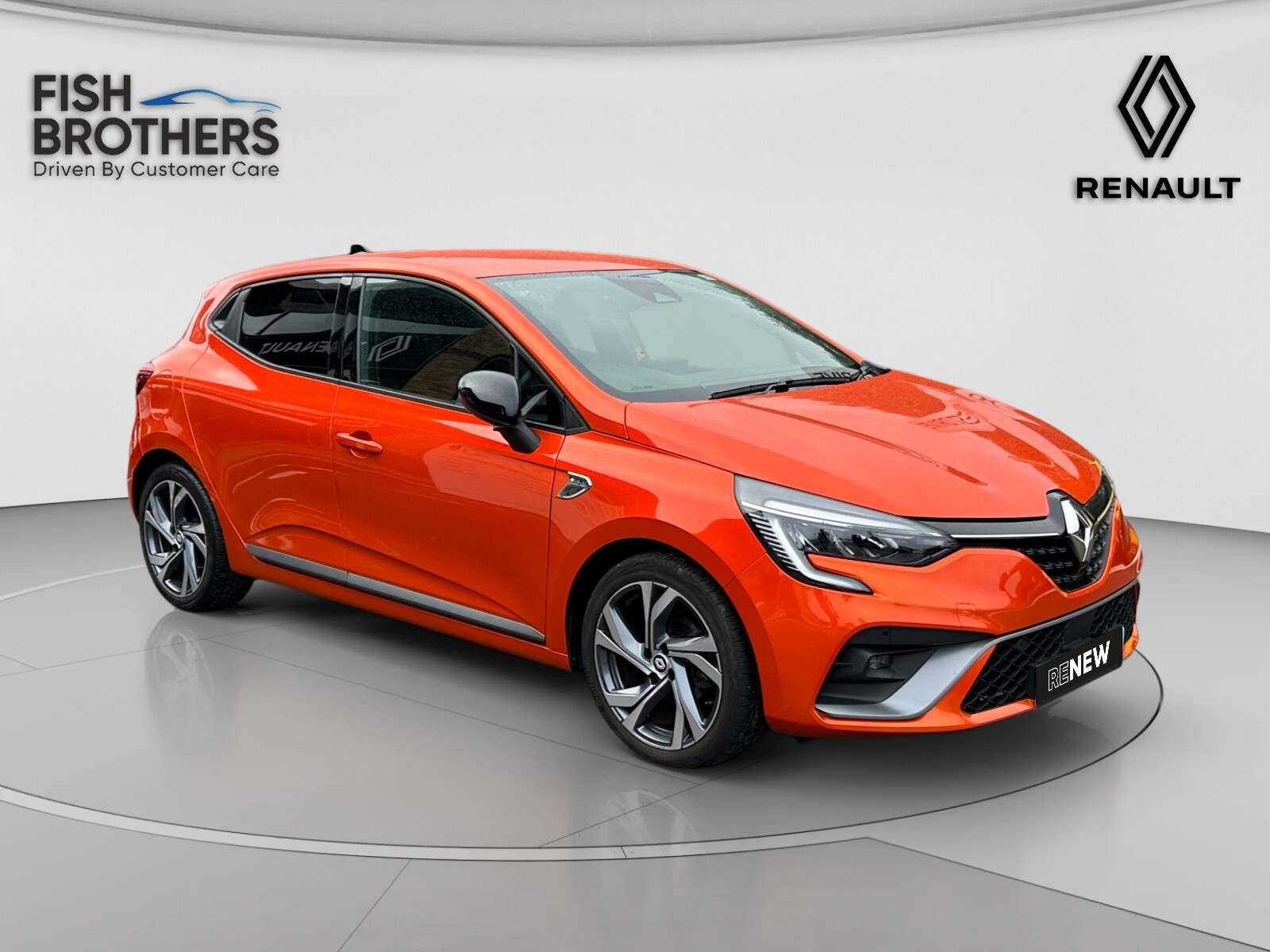 Main listing image - Renault Clio