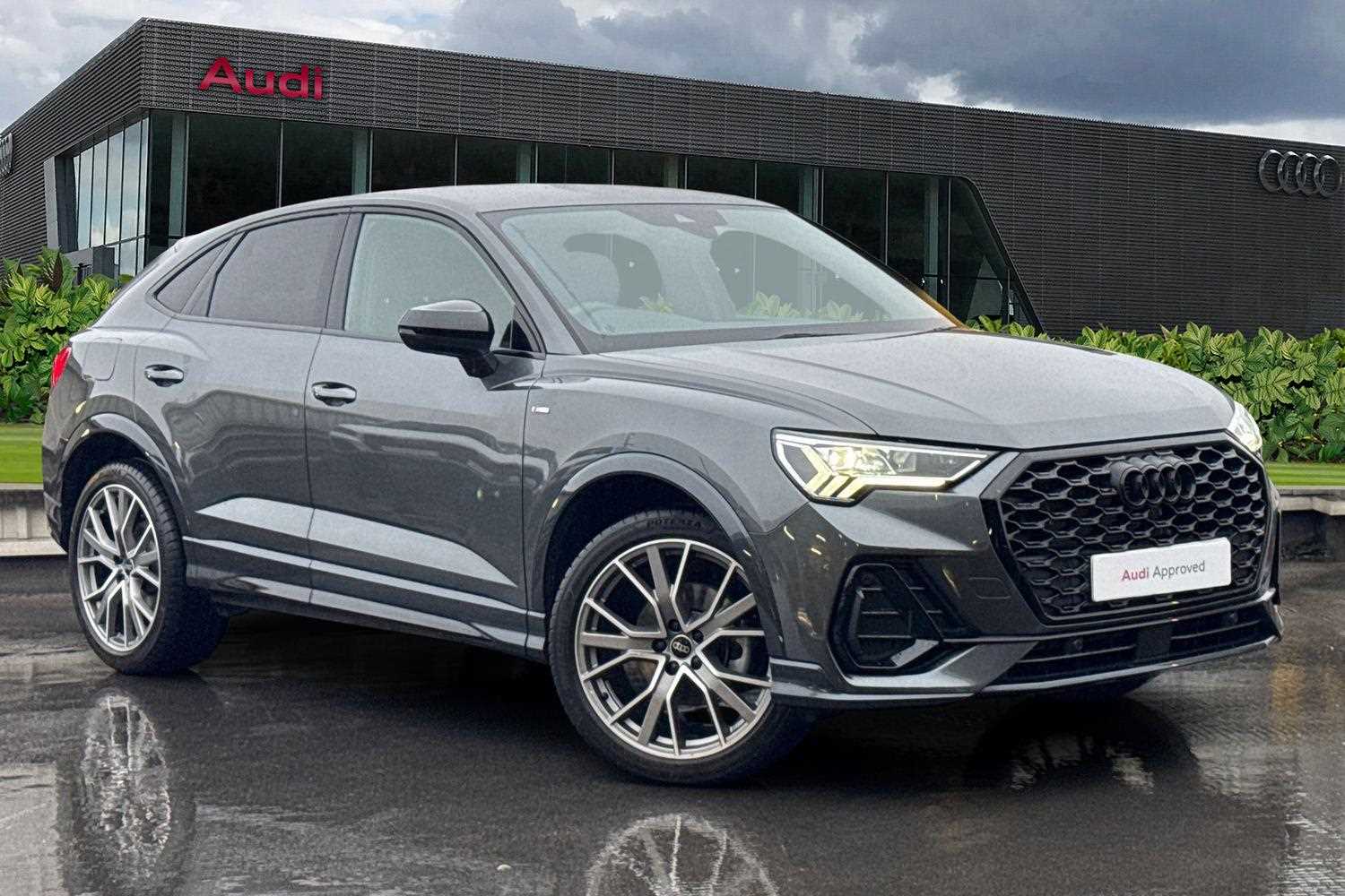 Main listing image - Audi Q3