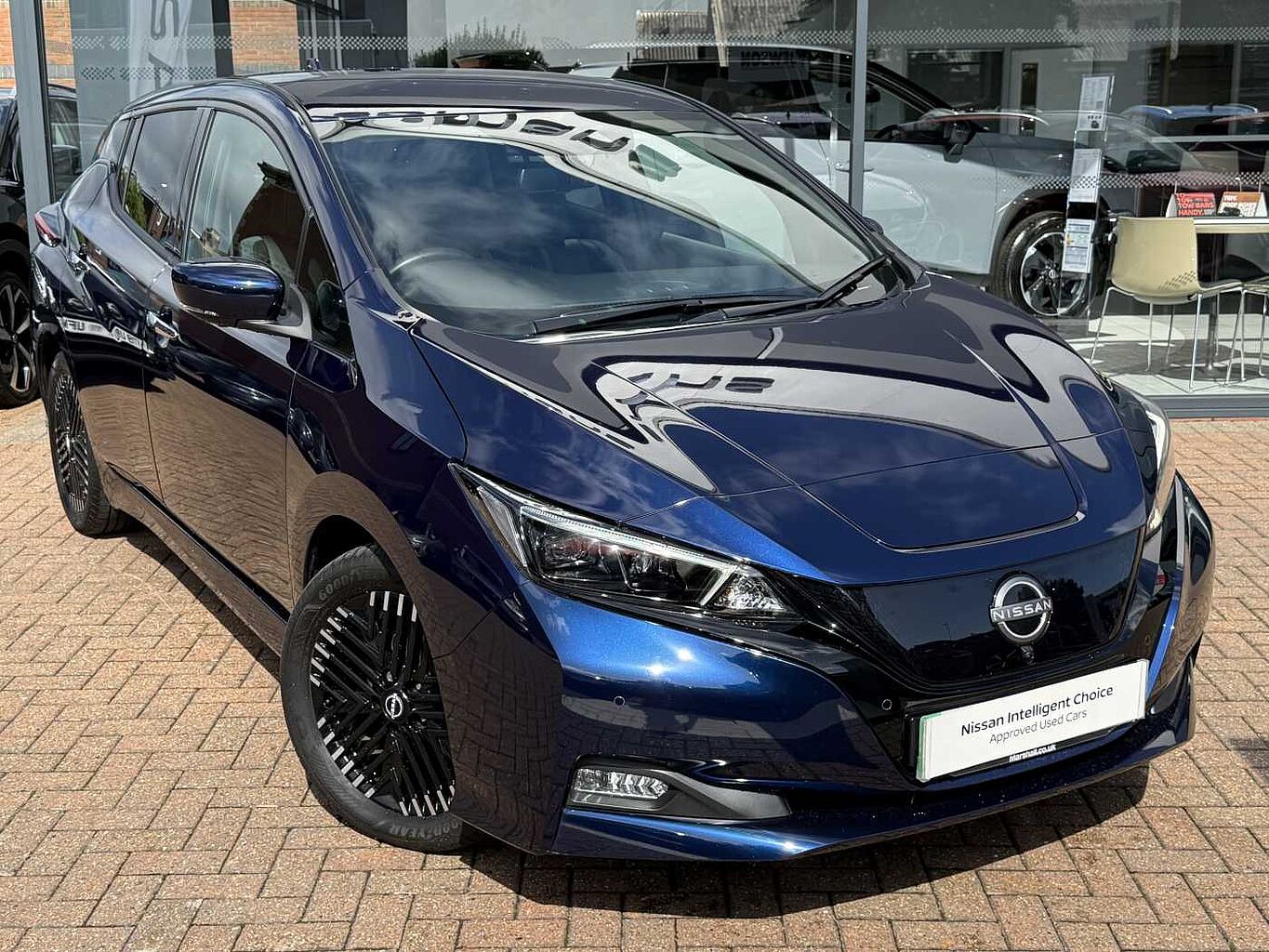 Main listing image - Nissan Leaf