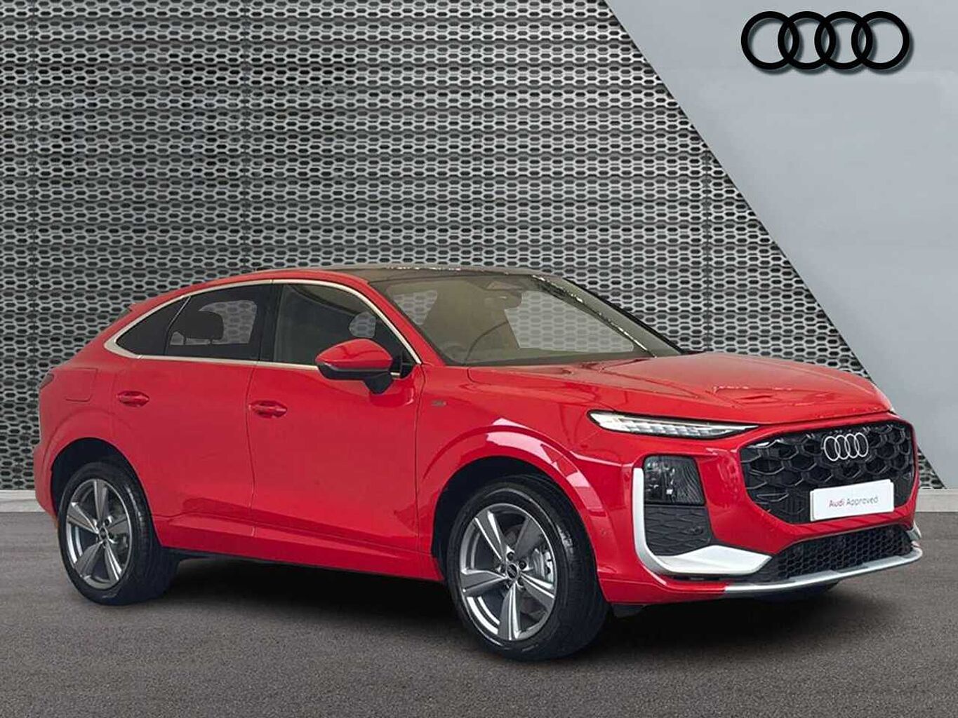 Main listing image - Audi Q3