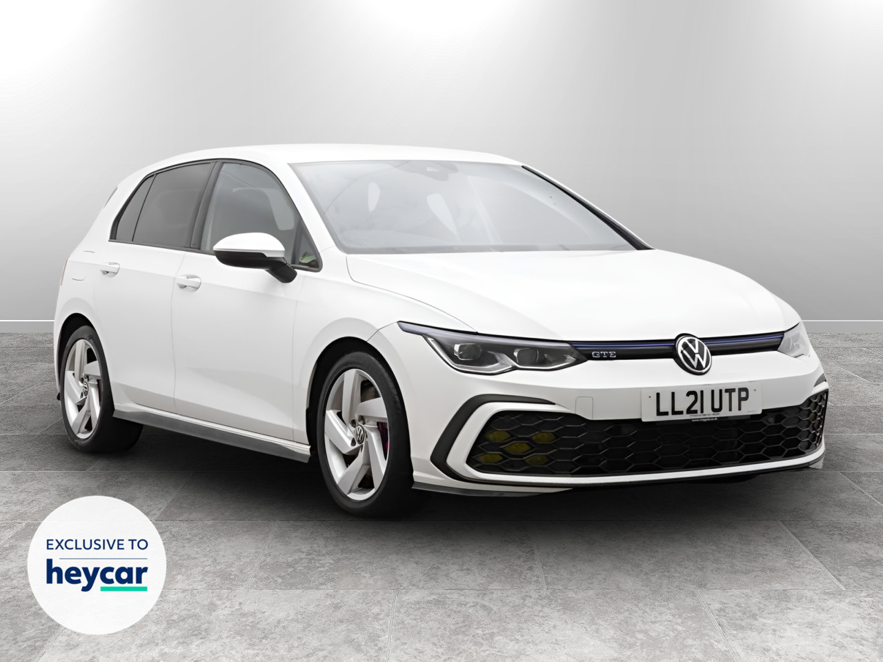 Main listing image - Volkswagen Golf GTE